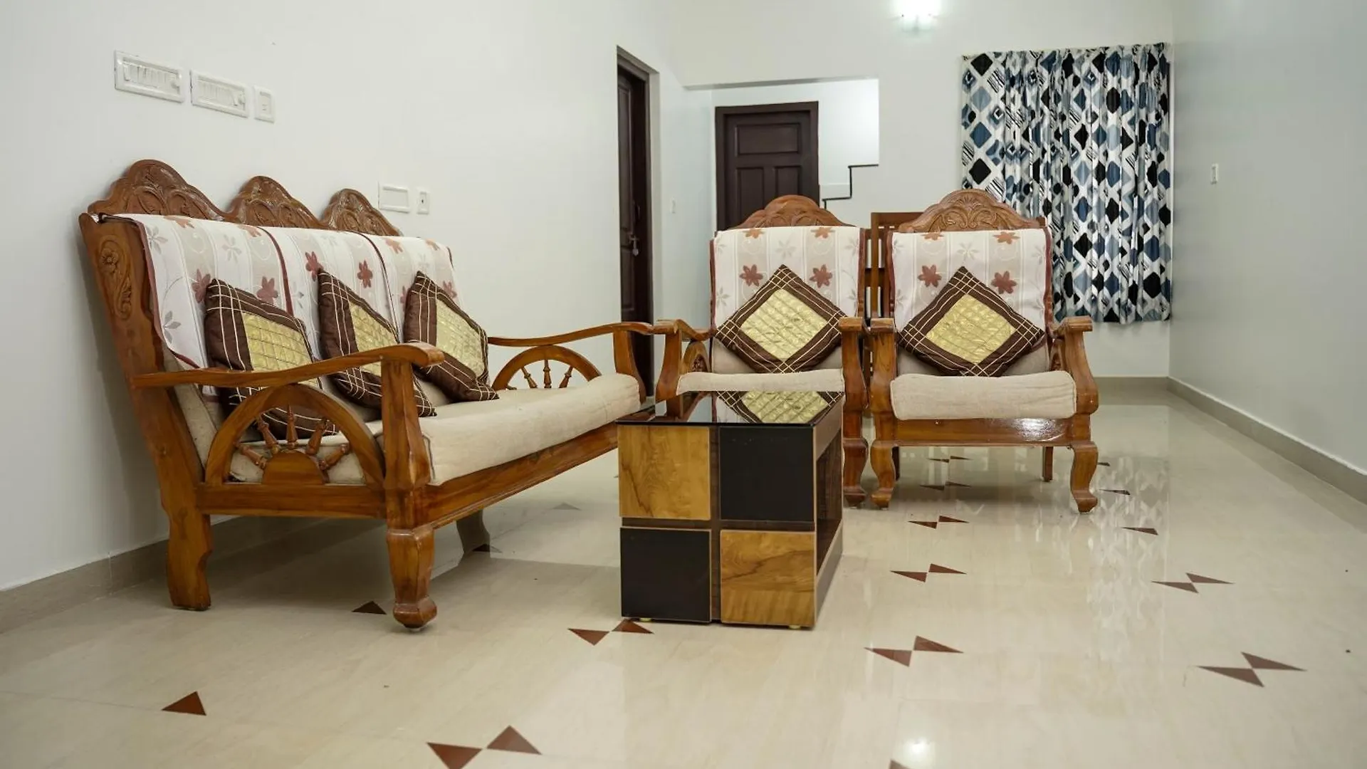 Yellow Homestay Munnar Anachal Βίλα